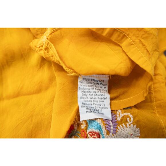 Johnny Was Embroidered Floral & Bird Short Sleeve Ladies Blouse Size Medium - Picture 4 of 6